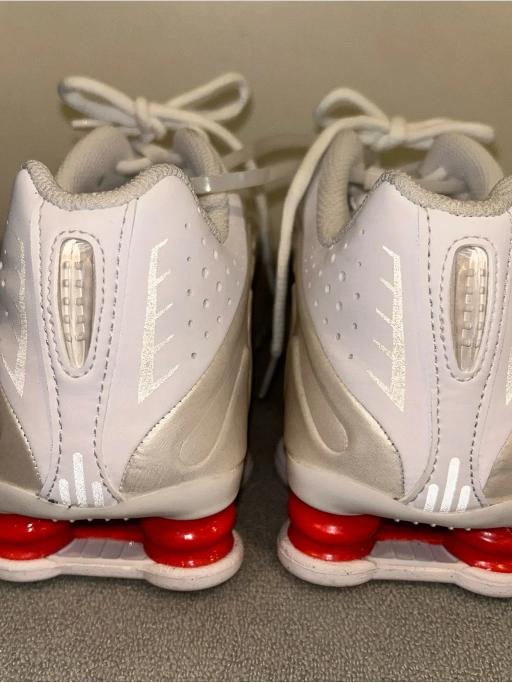 Nike youth defect